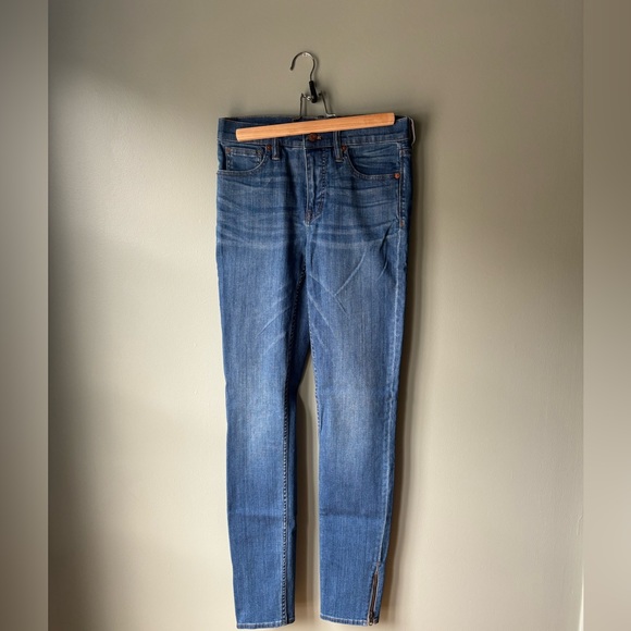 Like New! Madewell 9" High-Rise Skinny Jeans in Bonita Wash: Side-Slit Edition - Picture 8 of 9